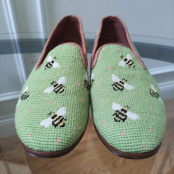 BYPAIGE Needlepoint Bumblebees on Lime loafer Flat 11.5 - Picture 7 of 10